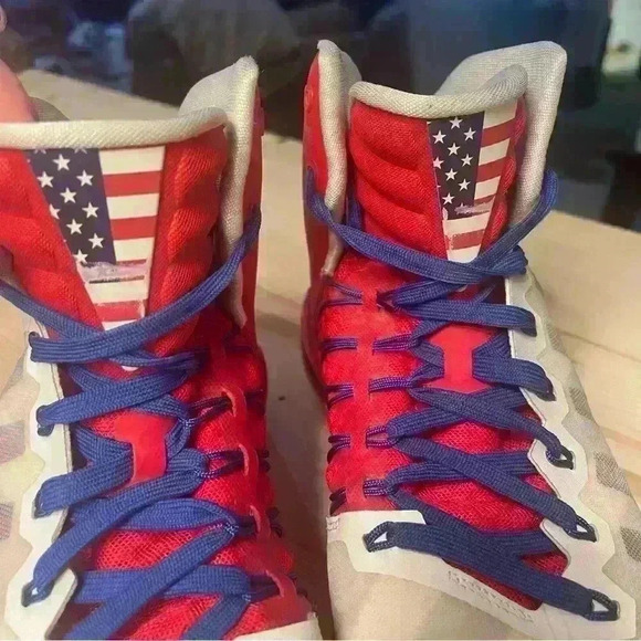 Nike Hyperdunk in Good to great Sz 8 Men’s Stars. Red White and Blue. American - Picture 8 of 14